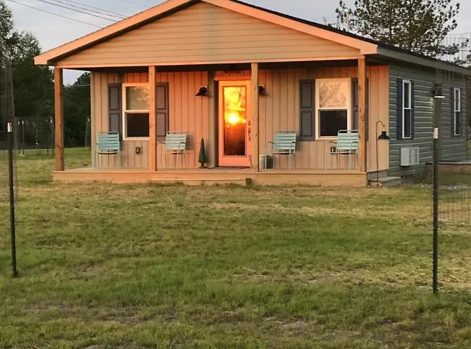 The Sapling - 2 Bedroom Cabin Across From Visitor Center